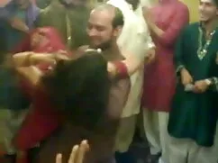 গ্রুপ, বহু পুরুষের এ ...