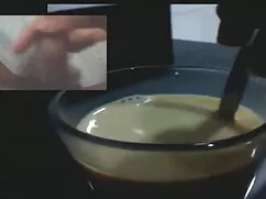 মহিলার দ্বারা, ক্রীত ...