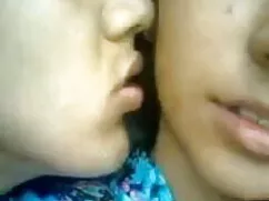 দ্বৈত মেয়ে ইন্ডিয়া ...